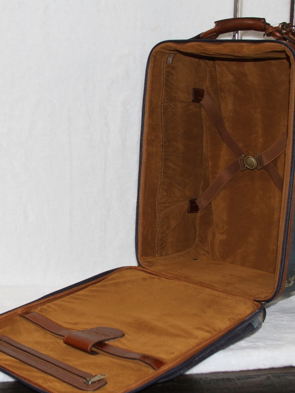 RARE! Patricia Nash 22" Spinner Vettore Trolley Carry On Luggage Suitcase - Picture 5 of 8